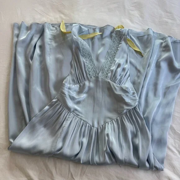 Helsa the the Silk Celeste Dress in blue - Picture 2 of 5